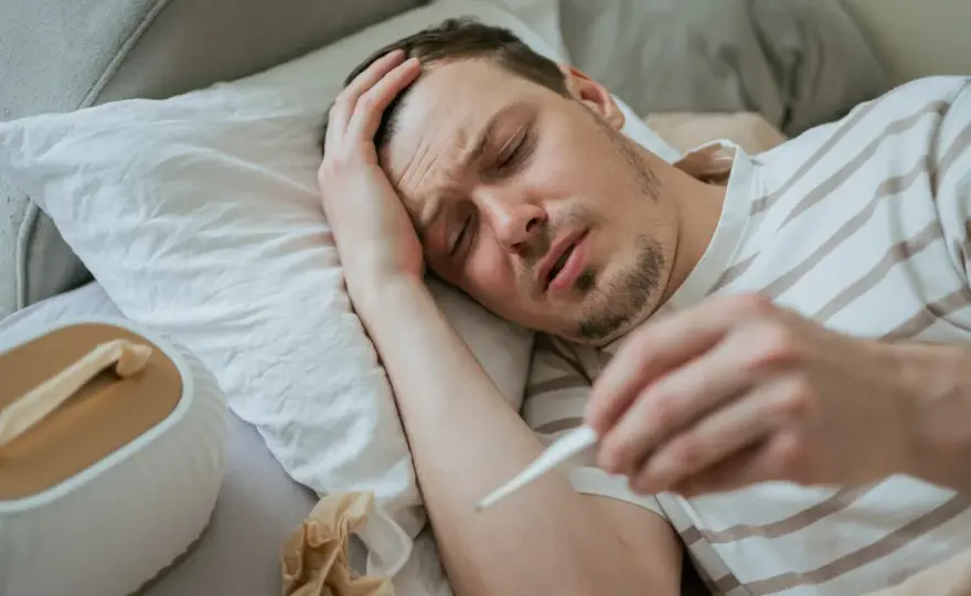 Grypa wariantu K - czy to naprawdę groźne? Objawy i pomoc