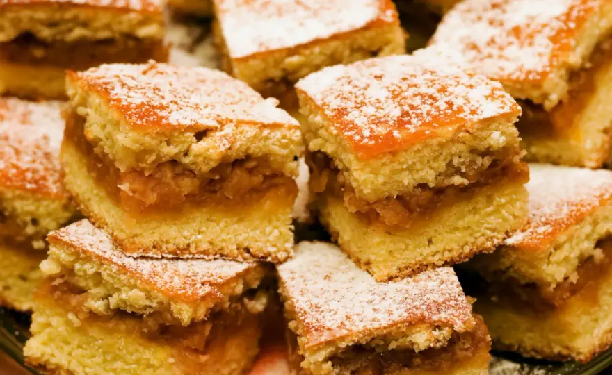 Pulchny jabłecznik - Jak upiec puszyste ciasto bez zakalca?