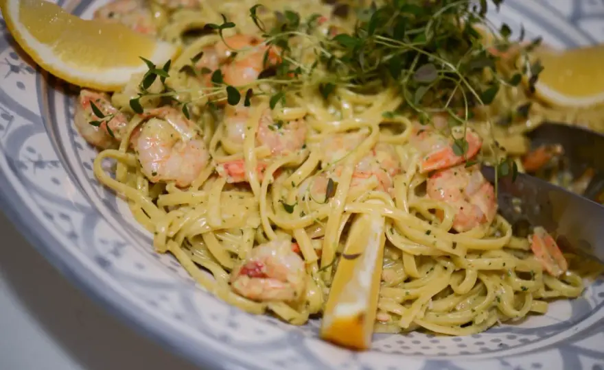 Scampi e spinaci - krämig pasta med citron och pesto