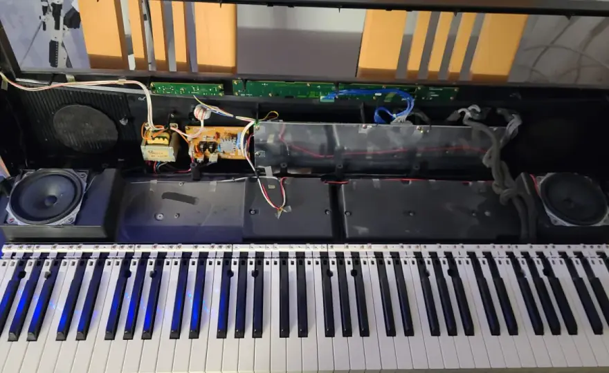 Naprawa instrumentów muzycznych - kiedy się opłaca i jak wybrać serwis?