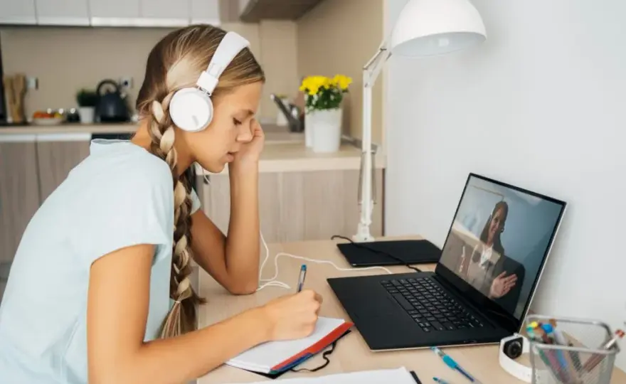 Gdzie jest szkoła w chmurze? Odkryj unikalną edukację w Warszawie