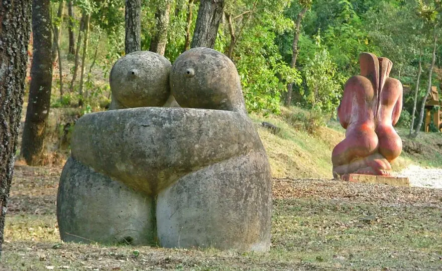 Esculturas eróticas en Girona - ¿Arte o curiosidad?