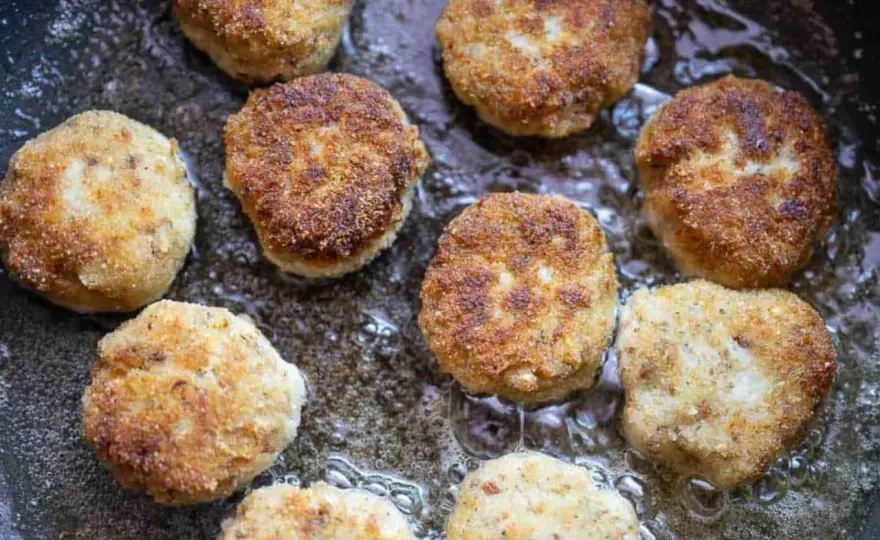 Saftige Frikadellen - so werden sie außen braun und innen saftig