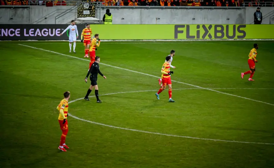 Kto wymyślił piłkę nożną - Poznaj historię narodzin futbolu