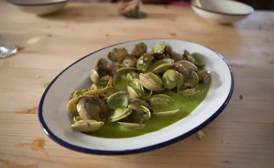 Almejas en salsa verde para que queden jugosas de verdad