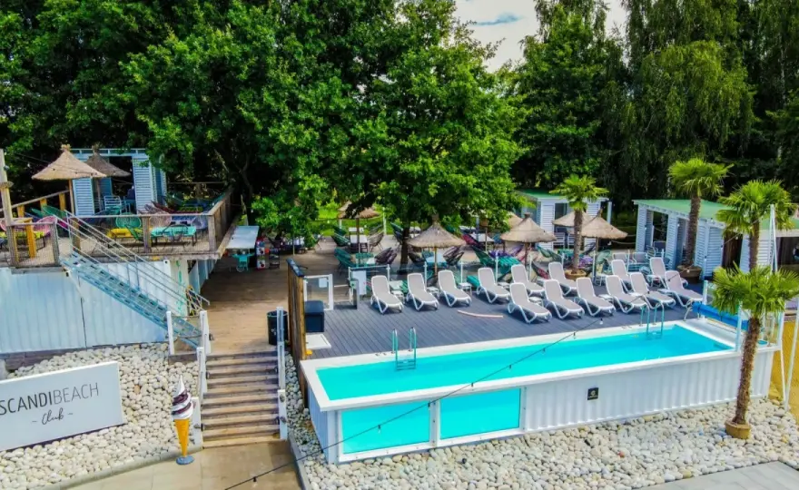 Ile kosztuje nocleg w Energylandii? Ceny, porady, oszczędności!