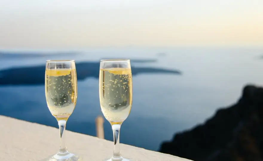 Wie lange ist Champagner haltbar? Die wichtigsten Regeln