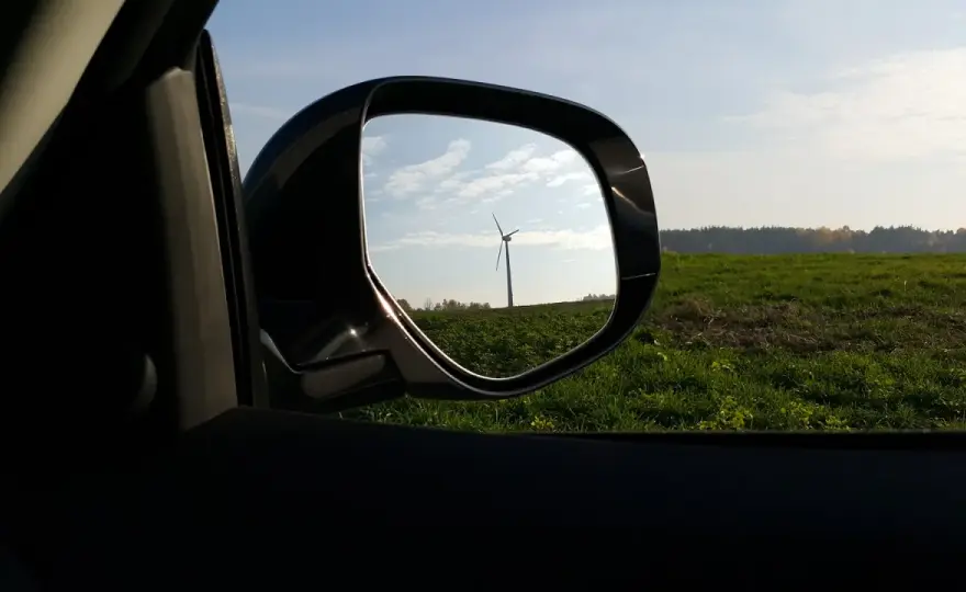 Martwy punkt w lusterku - Jak go zlikwidować i jeździć bezpieczniej?