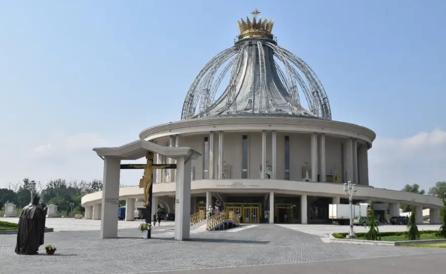 Sanktuarium Toruń: historia, architektura i znaczenie dla społeczności