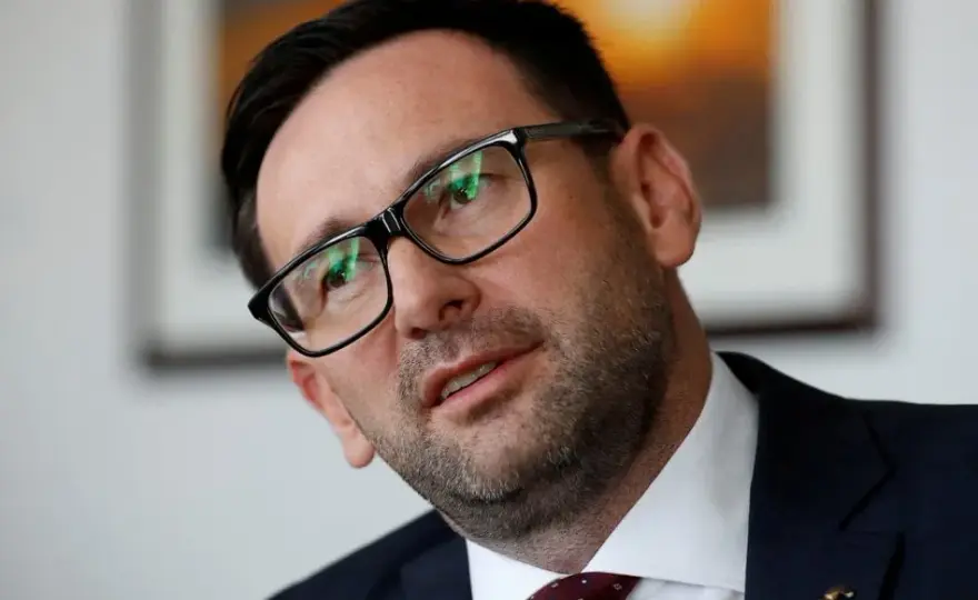 Kto jest właścicielem Orlenu? Kluczowe informacje o akcjonariuszach