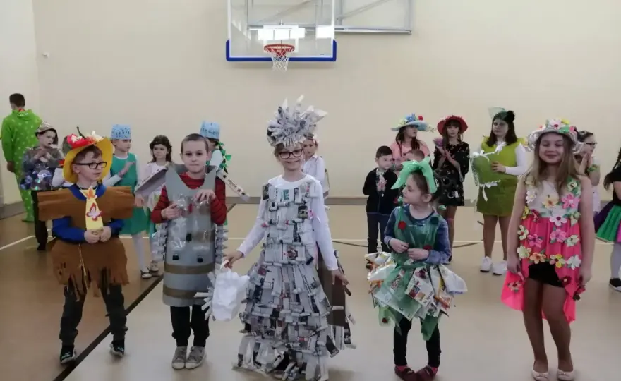 Jak przebrać chłopca na Dzień Wiosny? Pomysły DIY bez stresu