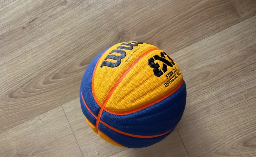 Piłka do koszykówki 3x3 - jak wybrać najlepszy model?