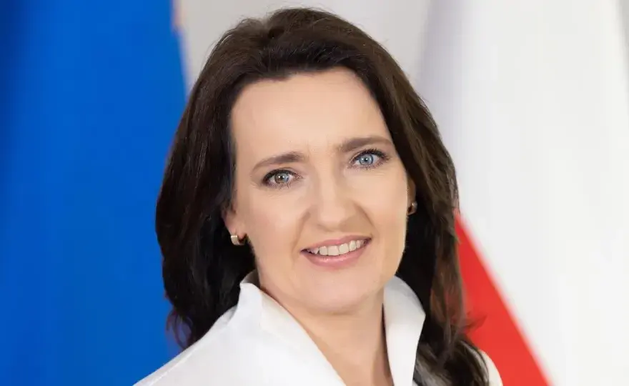 Marzena Okła-Drewnowicz: kariera, polityka senioralna i kluczowe inicjatywy