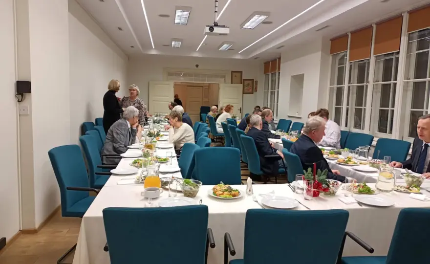 Jak dobrać kolor podłogi do mebli? Poradnik ekspertki Emilia Krawczyk