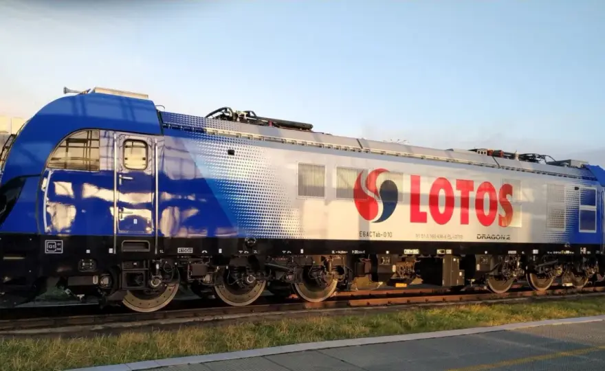 Dragon 2 - Lokomotywa, która pcha ciężkie składy towarowe