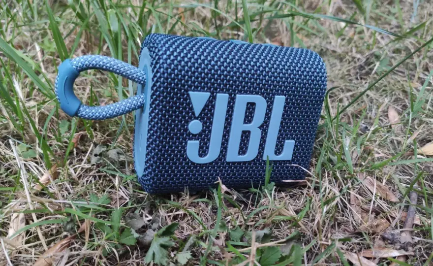 JBL GO 3 recenzja: Czy naprawdę warto go kupić? Odkryj plusy i minusy