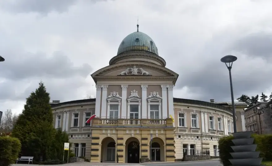 Lądek-Zdrój sanatoria: skuteczne leczenie i rehabilitacja w uzdrowisku
