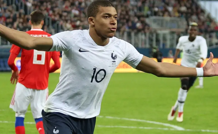 Kylian Mbappé: Waga, wzrost i sekret jego szybkości