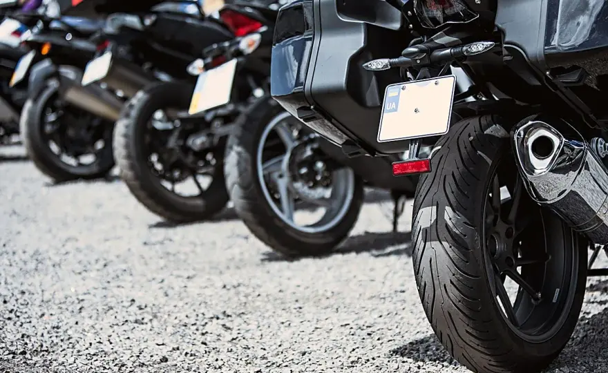Moto sin matrícula - cómo regularizarla sin multas ni errores