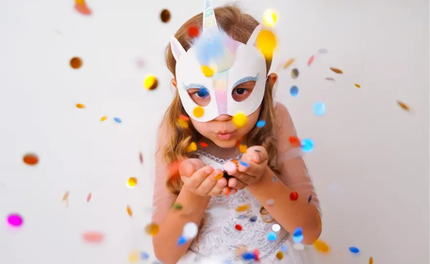Faschingsmaske basteln - So gelingt deine Maske garantiert!