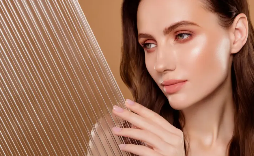 Glass Skin - Jak uzyskać szklistą cerę bez obciążania skóry?