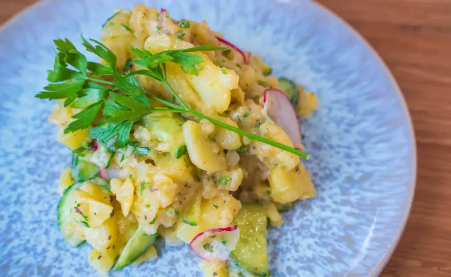 Mayo oder Essig-Öl? - So gelingt der perfekte Kartoffelsalat