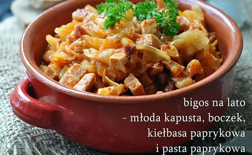 Bigos z młodej kapusty - Przepis na lekki, wiosenny smak