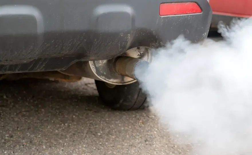 Fumo bianco scarico diesel - Cause e cosa fare subito