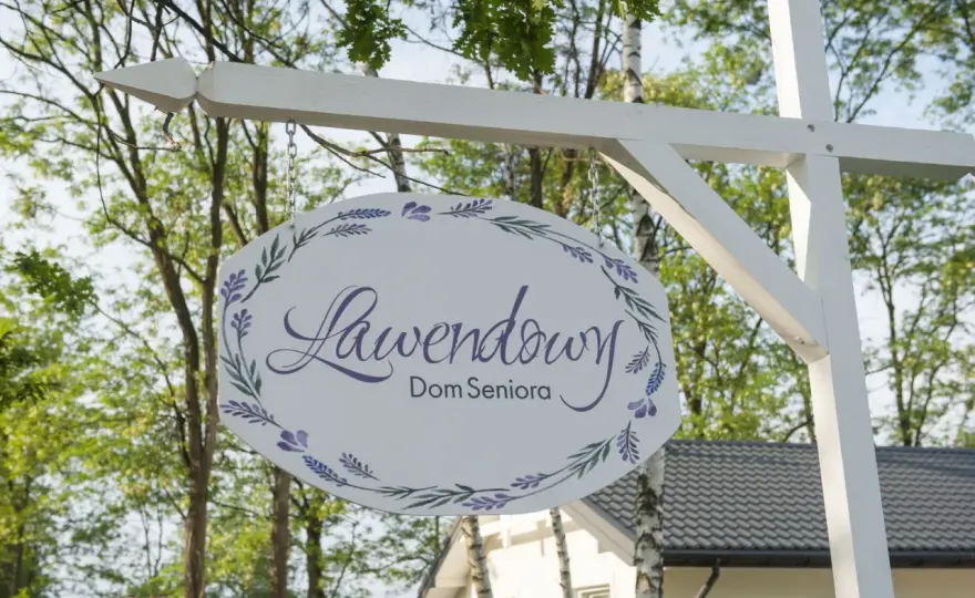 Lawendowy dom seniora: Jak wybrać najlepszą opiekę dla bliskich?