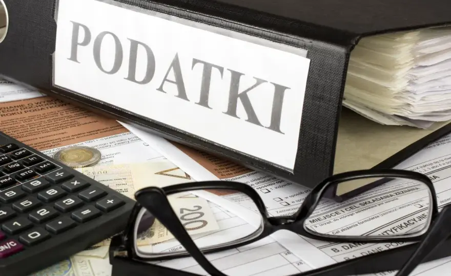 Kwota zmniejszająca podatek 2026 - Jak mieć 300 zł więcej do wypłaty?