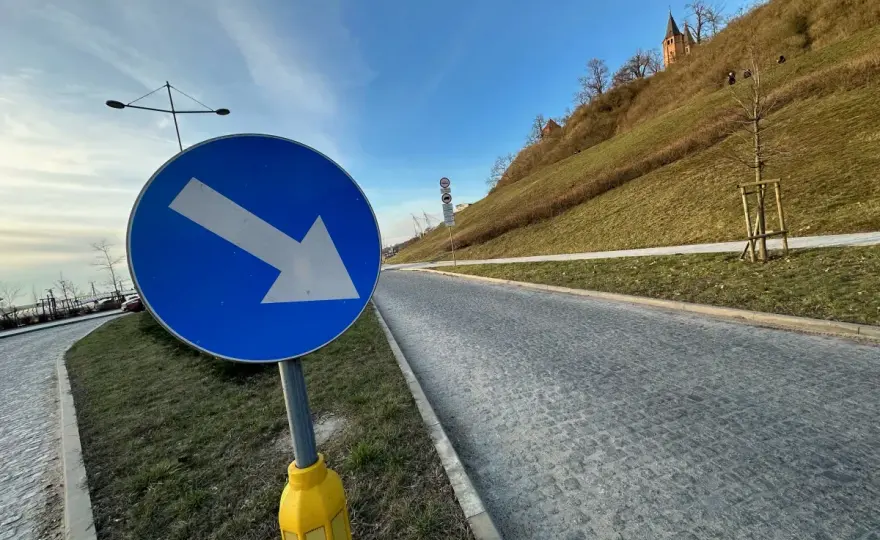 Mandaty za znaki drogowe - Ile zapłacisz i jak uniknąć punktów?