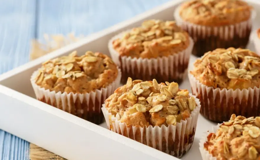 Babeczki owsiane bez banana - przepis na miękkie muffiny