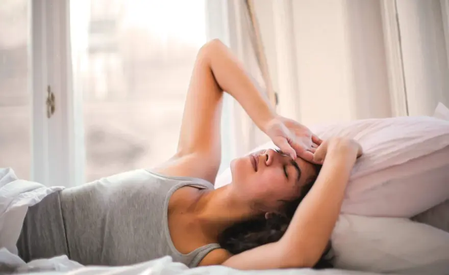 Non riesco a svegliarmi la mattina? Cause e rimedi utili