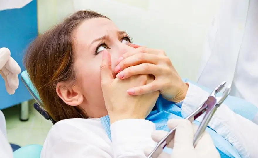 Dentofobia pod kontrolą: Jak nie bać się dentysty? Porady eksperta.
