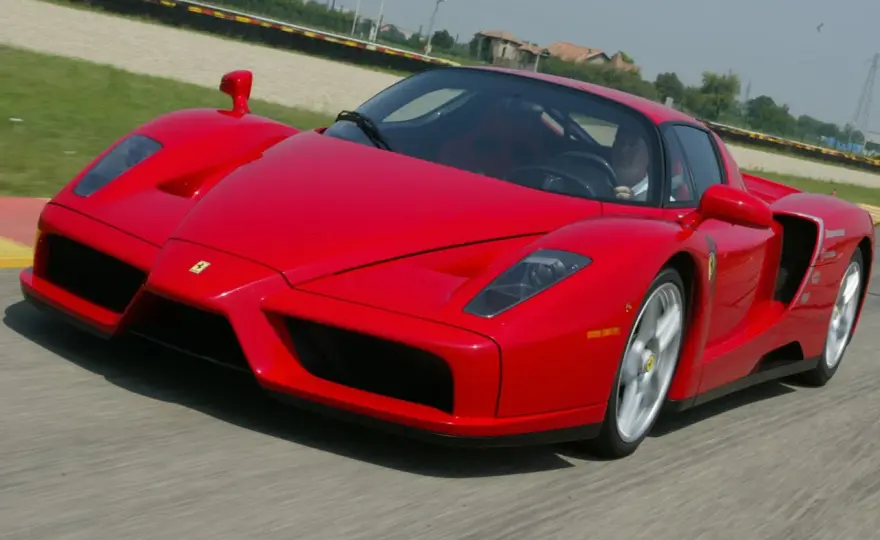 Ferrari: Poprawna pisownia i sekrety legendarnej marki