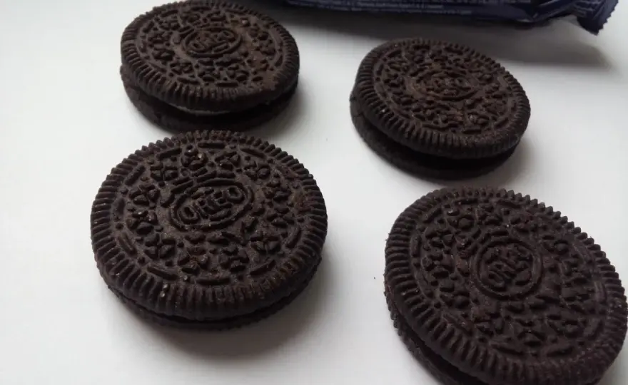 Ile kalorii ma ciastko Oreo? Zaskakujące fakty o jego kaloryczności