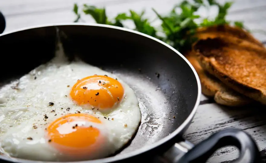 Œufs au plat parfaits - la méthode simple pour ne plus les rater
