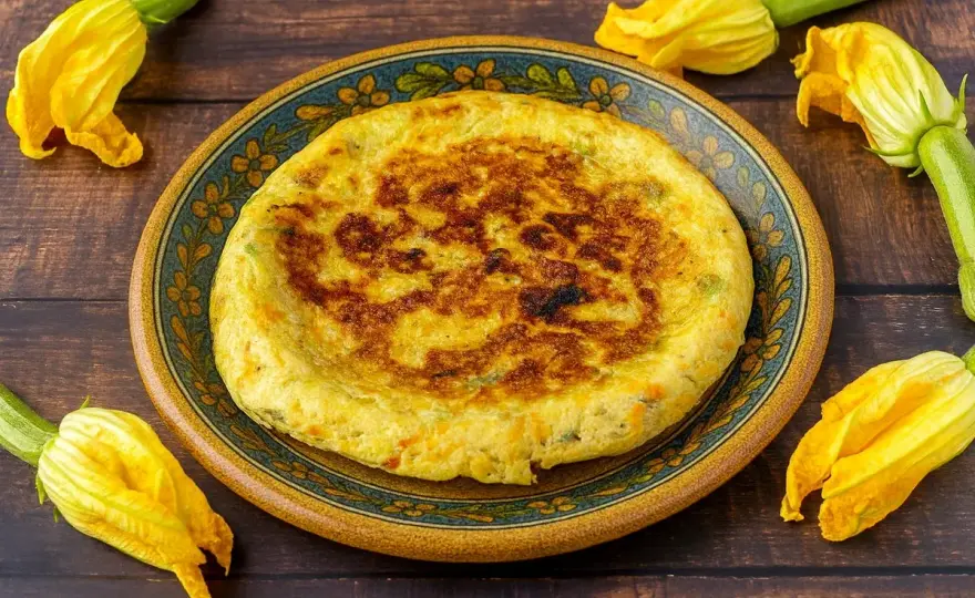 Frittata ai fiori di zucca morbida e profumata, senza errori