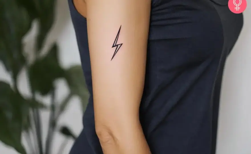 Tatuaż piorun - Symbolika, style i gdzie wygląda najlepiej?