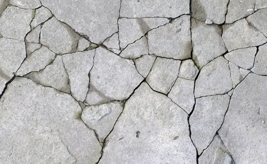 Jak połączyć stary beton z nowym, aby uniknąć pęknięć i problemów