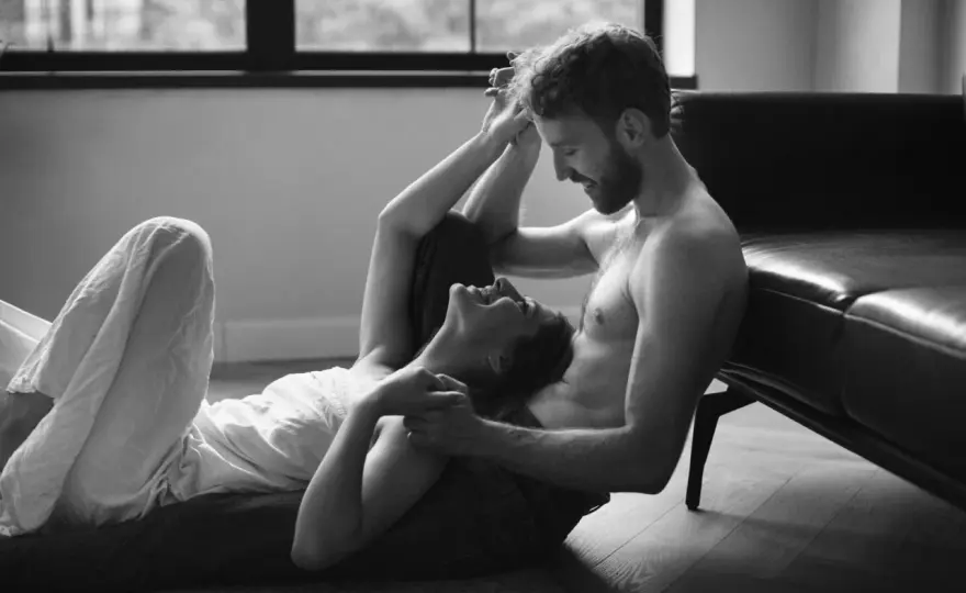 Seksualizacja kobiet a emocje - co robi z samooceną?