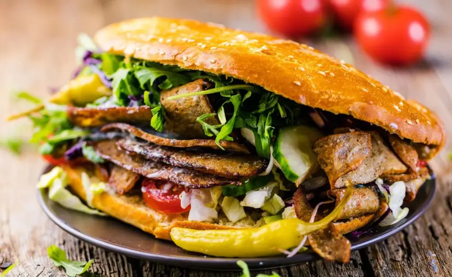 Pizza czy kebab co zdrowsze? Sprawdź, co wybrać dla zdrowia