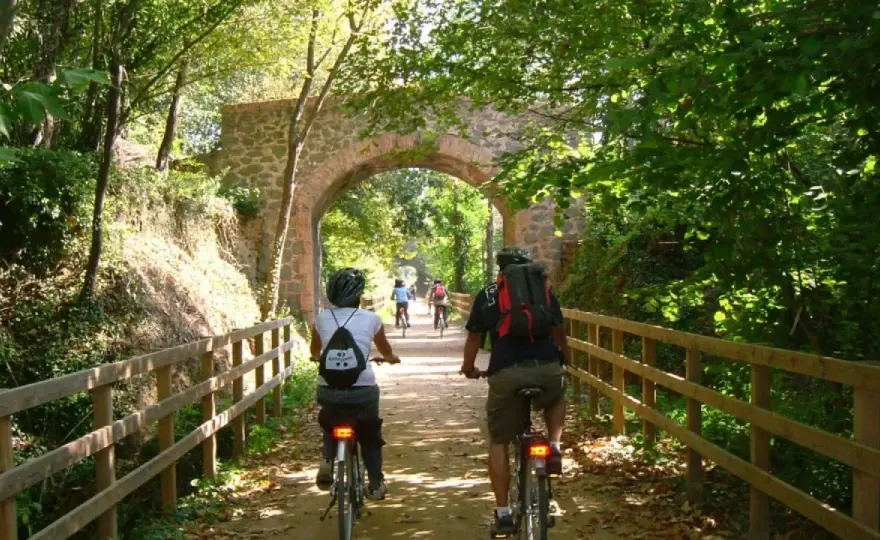 Vía Verde Olot-Girona en bici - Guía para disfrutarla sin prisas
