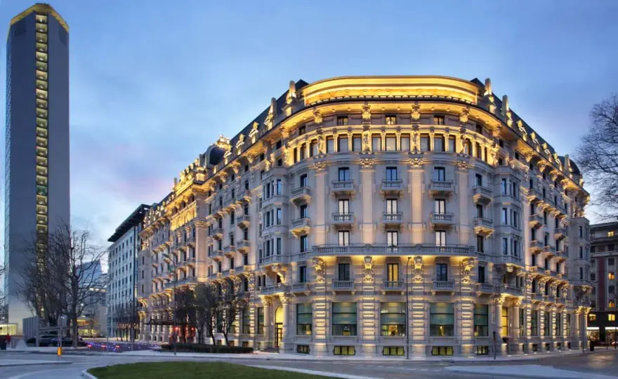 Excelsior Hotel Gallia: Lusso 5 Stelle a Milano. Vale la Pena?