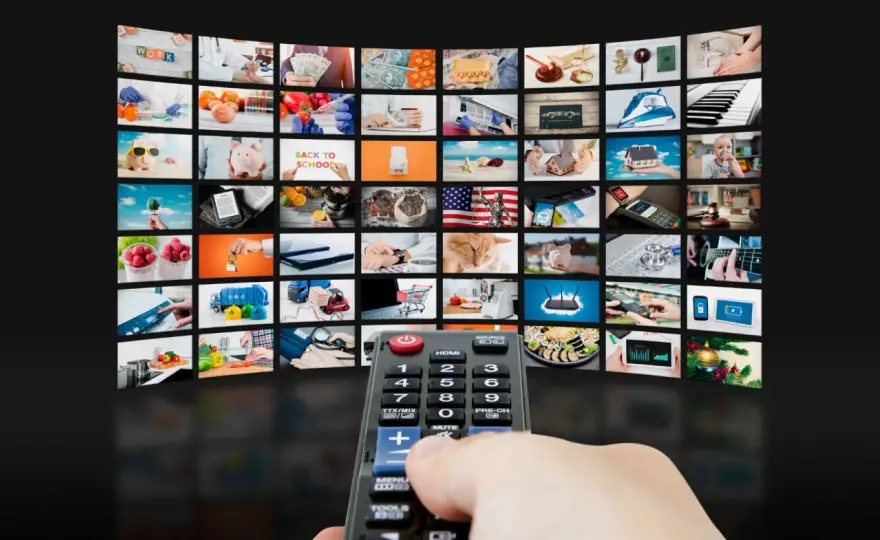 Jaka telewizja w bloku? 4 opcje, koszty i wybór
