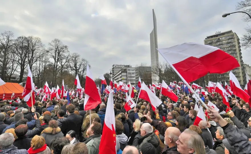 Demokracja to rządy hien nad osłami? Rozszyfruj cytat o Polsce.