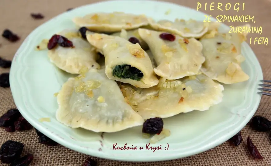 Pierogi ze szpinakiem i fetą - ciasto, farsz i lepienie