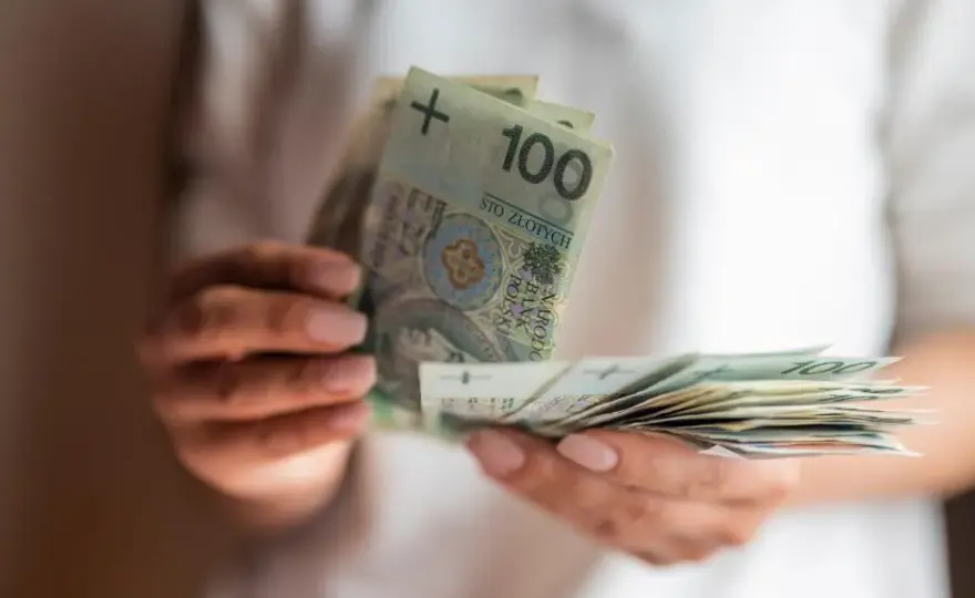 Zwrot nadpłaty z Enei - jakie kroki podjąć i jakie dokumenty są potrzebne