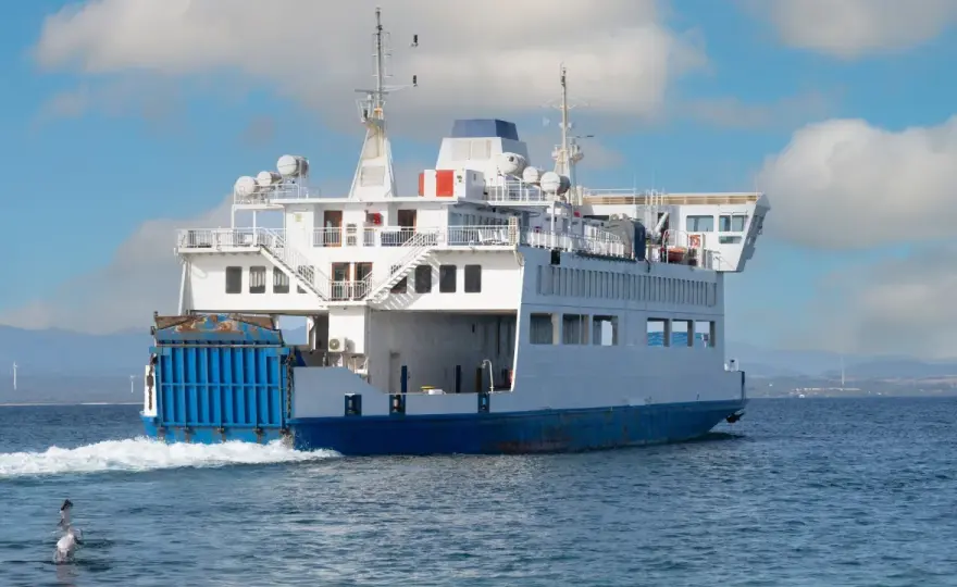 Sardynia - transport, auto, prom, lot. Jak zaplanować logistykę?