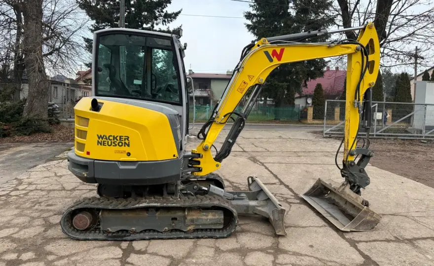 Minikoparki Wacker Neuson: Przewodnik po modelach, technologiach i zakupie